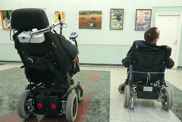 Выставка в честь Дня инвалидов открылась в Госдуме