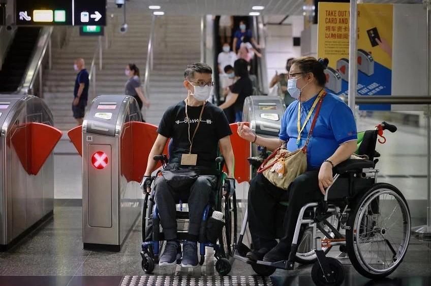 SBS Transit помогает пользователям инвалидных колясок ориентироваться в маршрутах