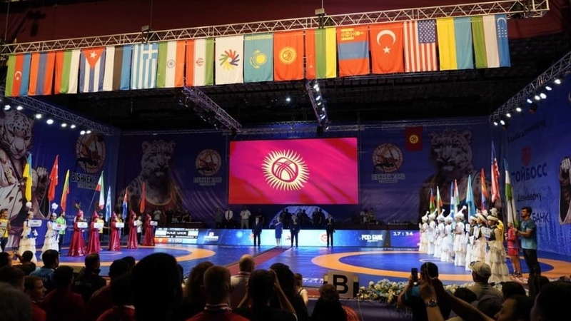 В Бишкеке стартовал чемпионат мира по борьбе среди глухих