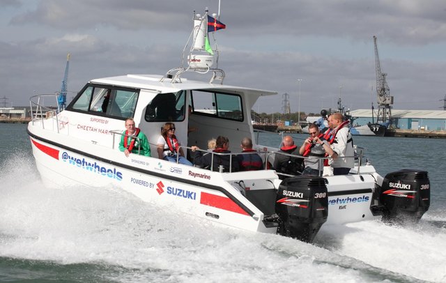 «Безбарьерные» выходные на лодках для инвалидов Великобритании