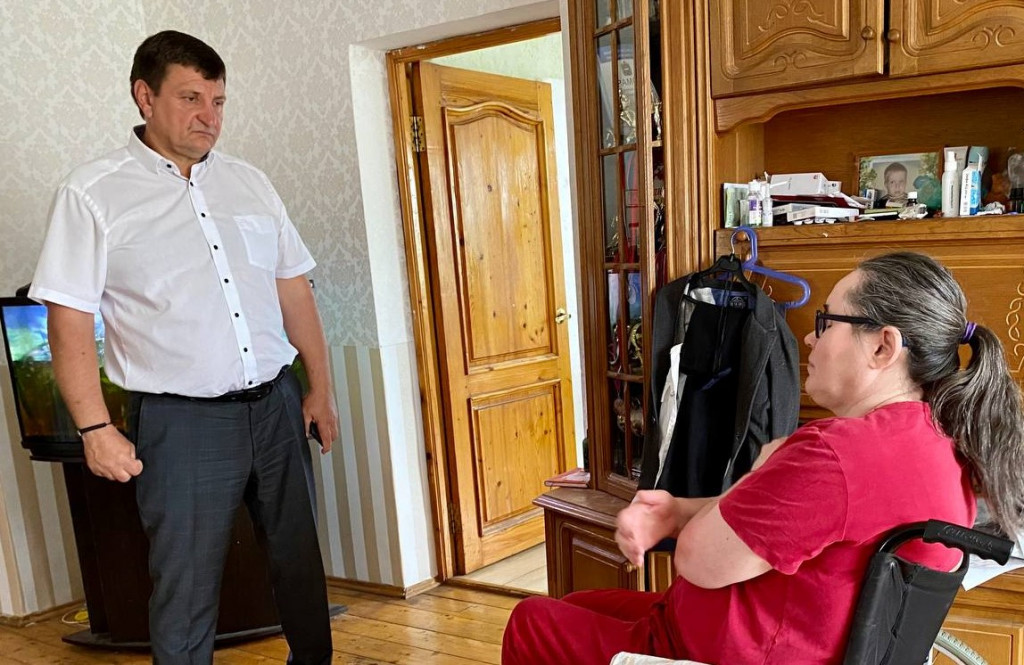 Инвалиду из Смоленска пообещали установить пандус за 90 тыс рублей