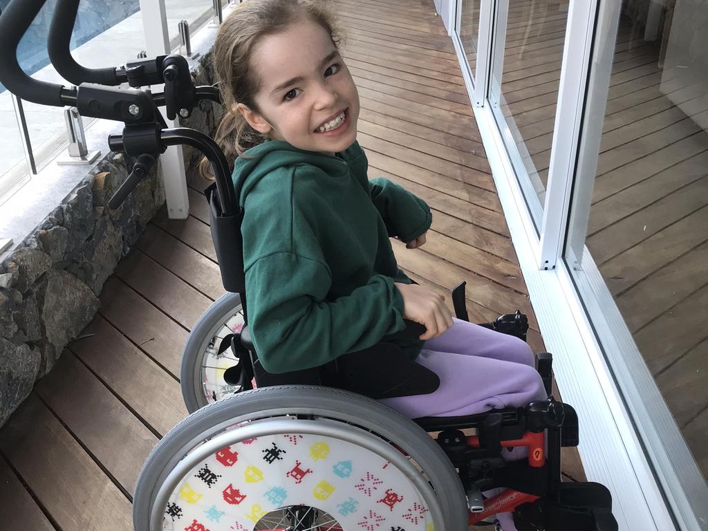 13-летняя Ева Калпидис поднимется на гору Костюшко в инвалидном кресле