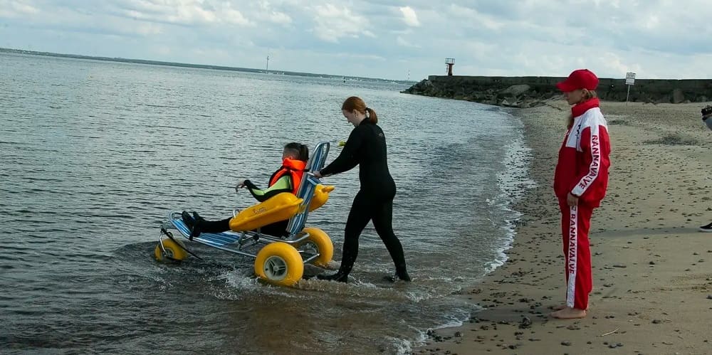 Пляжи Пикакари в Таллинне открыли доступ для инвалидных колясок