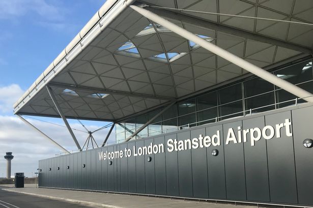 Аэропорт Станстед сотрудничает с SignLive для поддержки глухих пассажиров