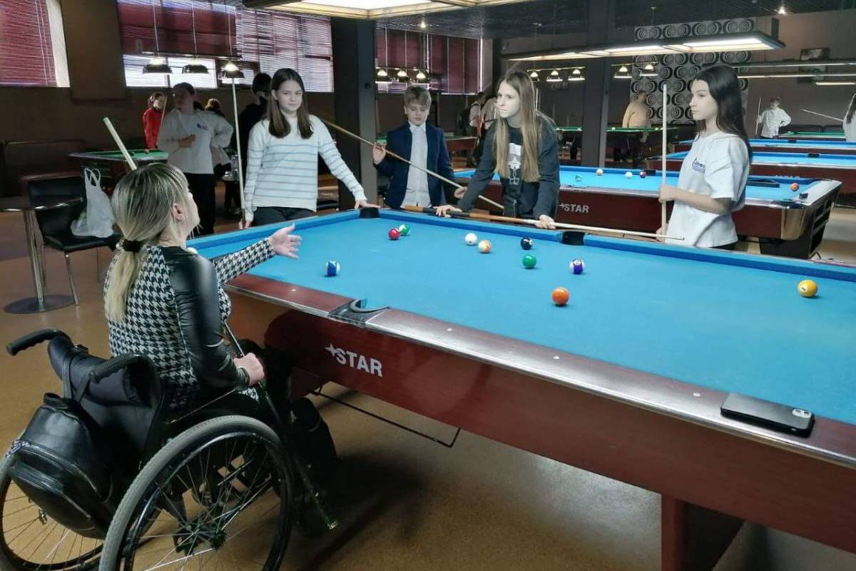 Новогодний бильярдный турнир для инвалидов прошел во Владивостоке