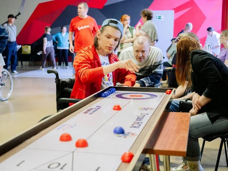 В Балашихе инвалиды стали участниками турнира по настольным играм