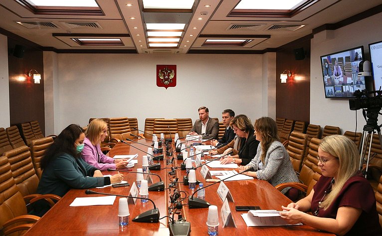 Трудоустройство инвалидов обсудили в Совете Федерации