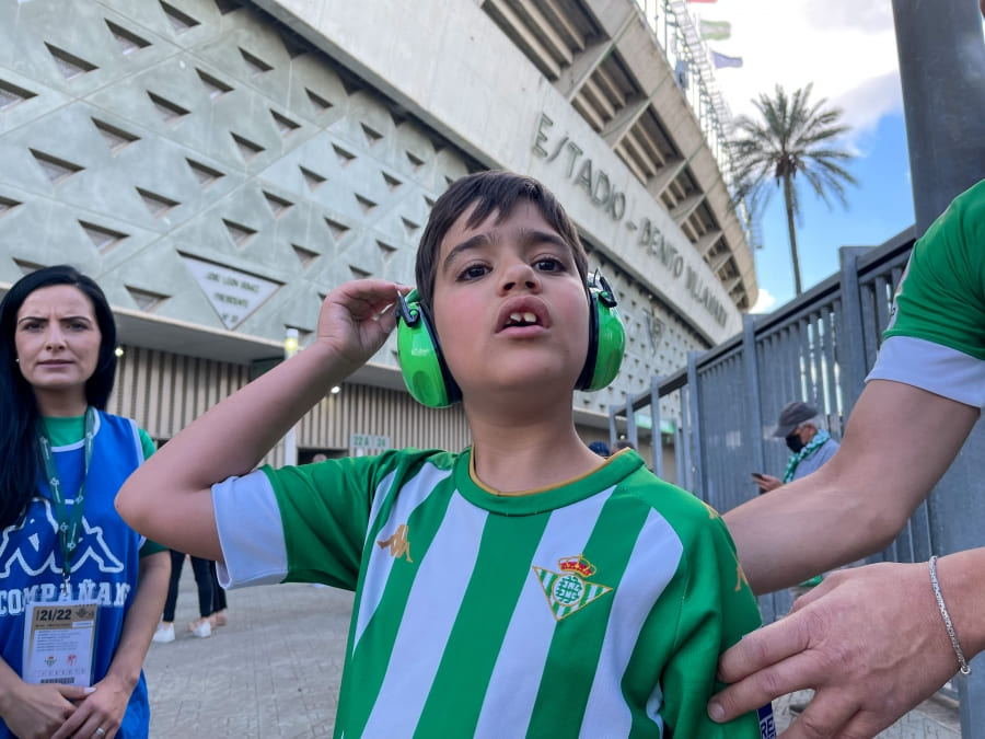 «Бетис» делает футбол инклюзивным, раздавая сенсорные наборы болельщикам с аутизмом