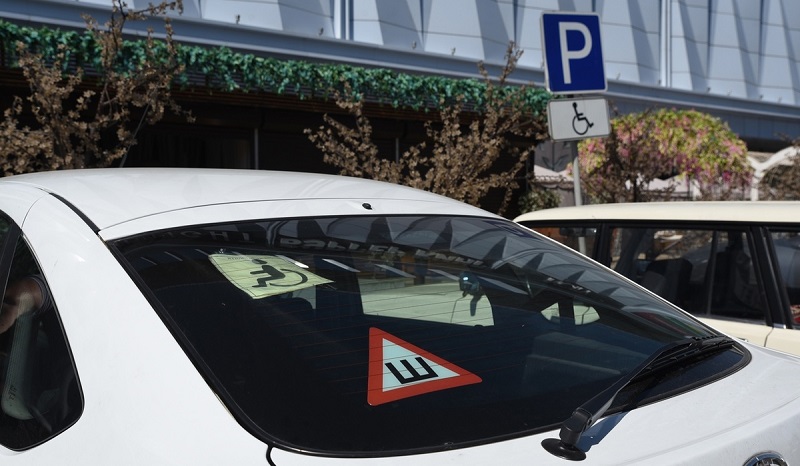 В Курске проверили парковки для инвалидов