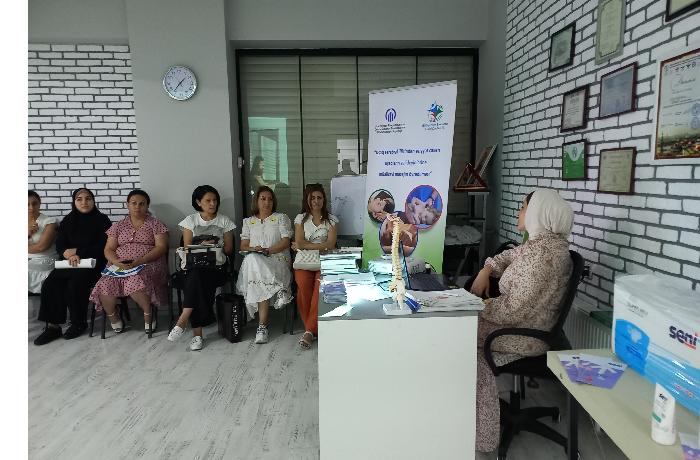 В Азербайджане стартовал проект «Обучение лечебному массажу родителям детей, больных ДЦП»