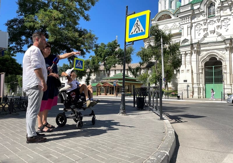 Братский сад в Астрахани оказался недоступным для инвалидов